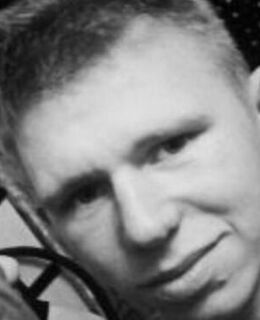 Женя Устинов — фото 1